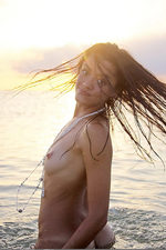Naked teen layla posing by the sunset-08