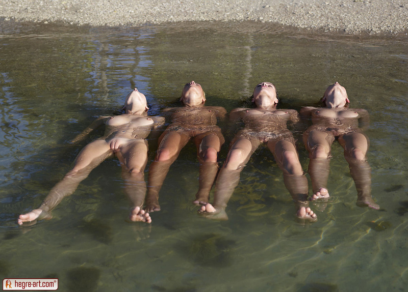 Naked sexy beach girls-04