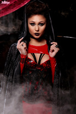 Ariana Marie As Sexy Vampire-00