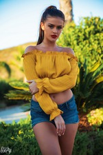 Brook Wright Gets Nude In The Garden-03