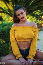 Brook Wright Gets Nude In The Garden-05