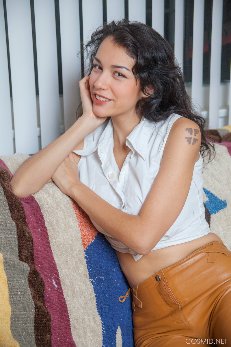 Jessem Floyd Reveals Her Big Boobs-02