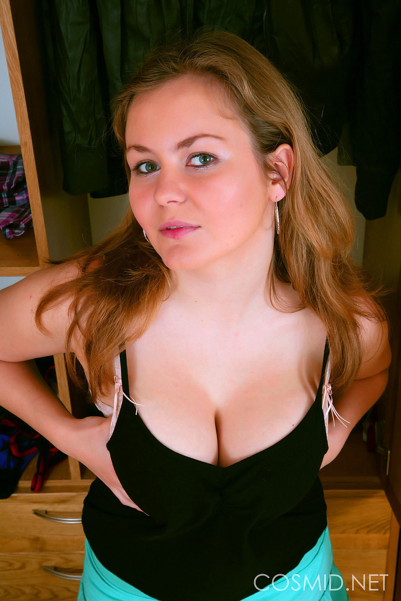 Anette Reveals Her Big Boobs-02