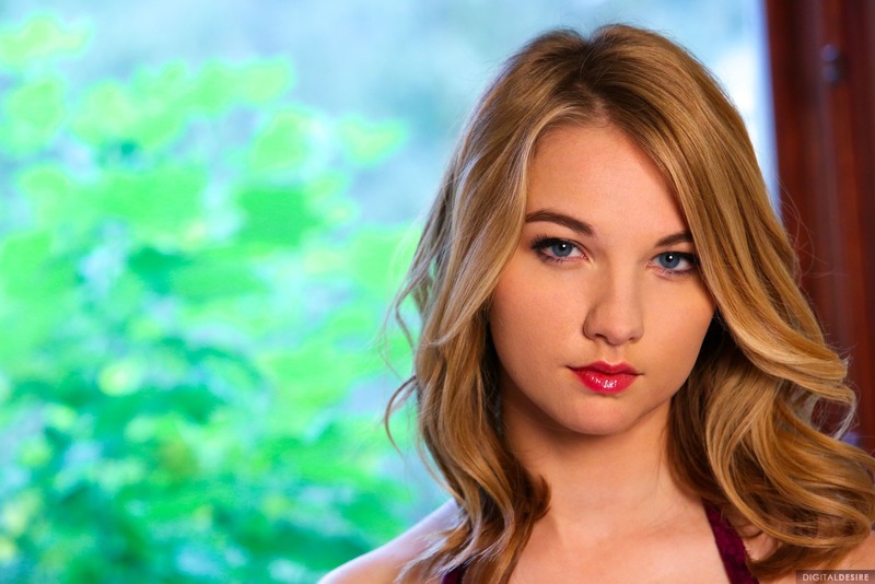 Stunning Miss Daffodel Stripping-07