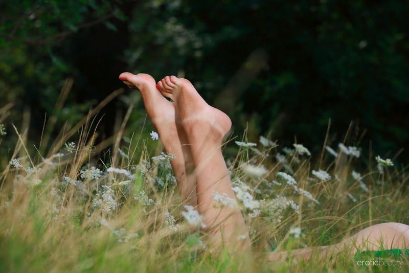 Hailey Stripping Outdoors-07