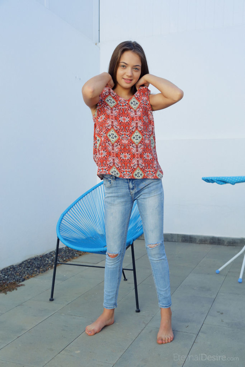 Angely Grace Takes Off Her Tight Jeans-08