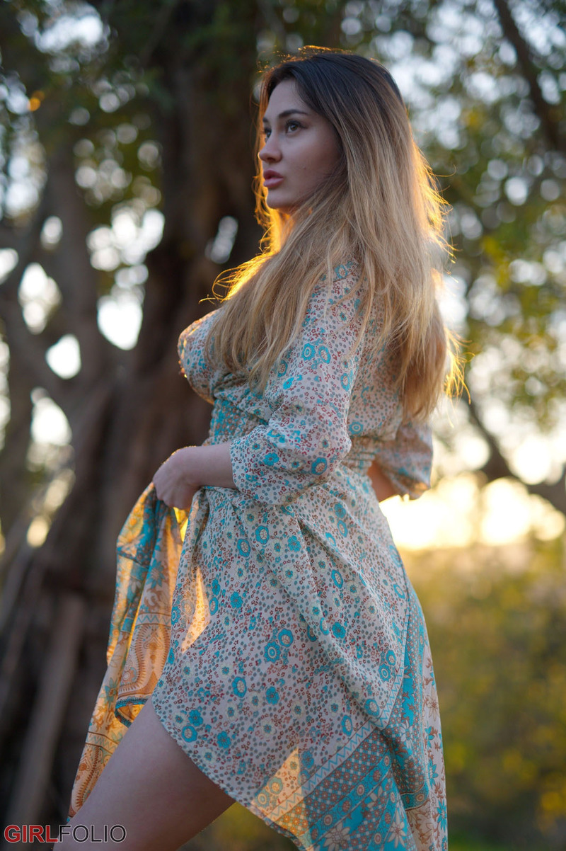 Busty Babe Gabriella Knigh-07