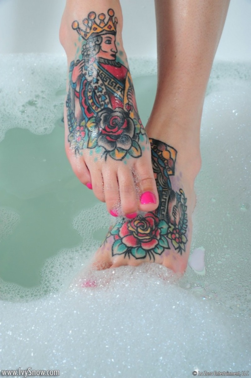 Ivy Snow takes a bath-01