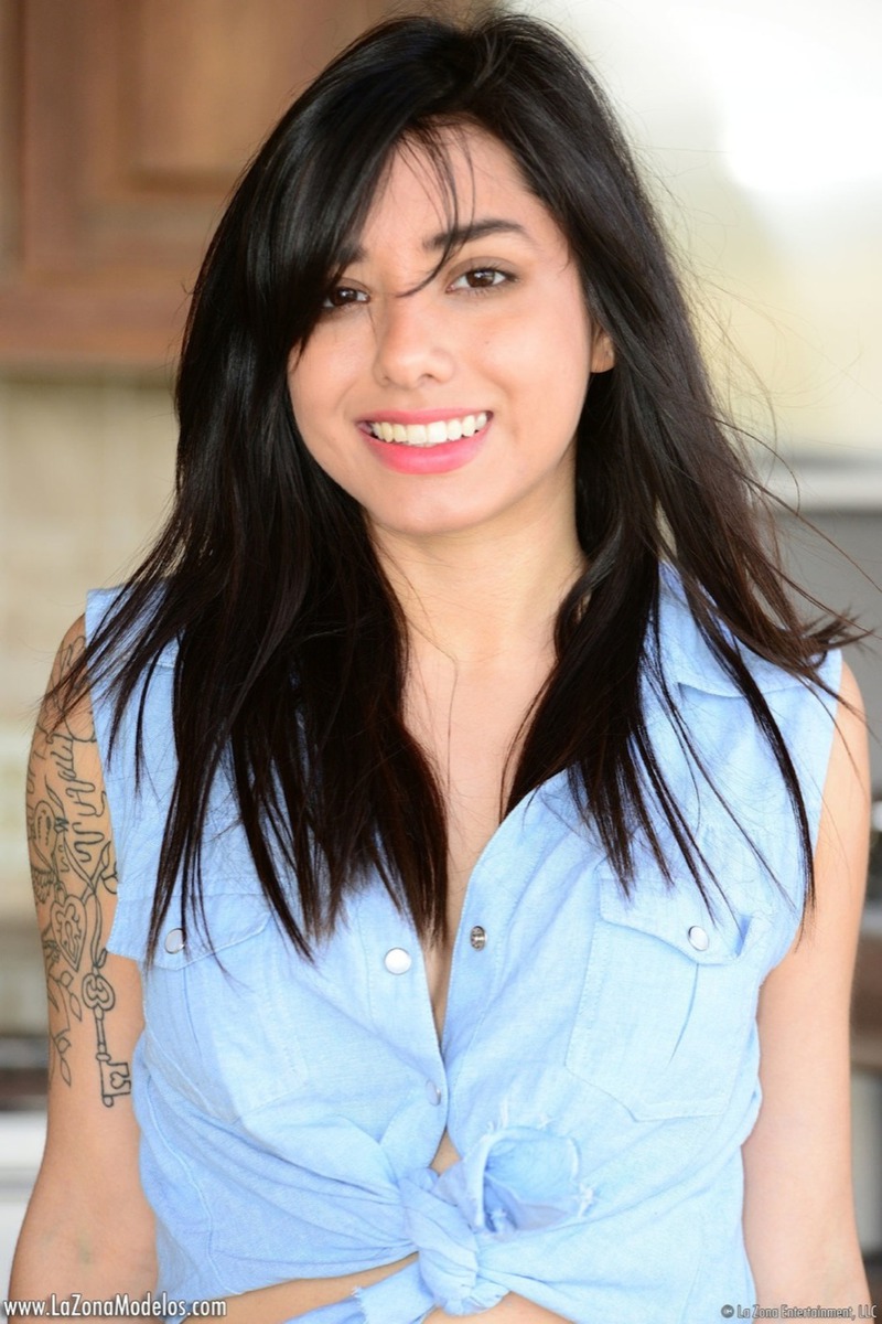 Busty Tattooed Zoe Martinez-03