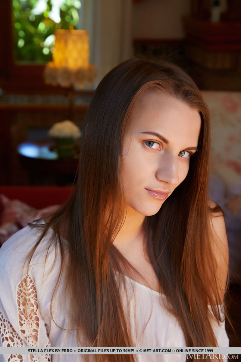 Lovely Naked Stella Flex-01