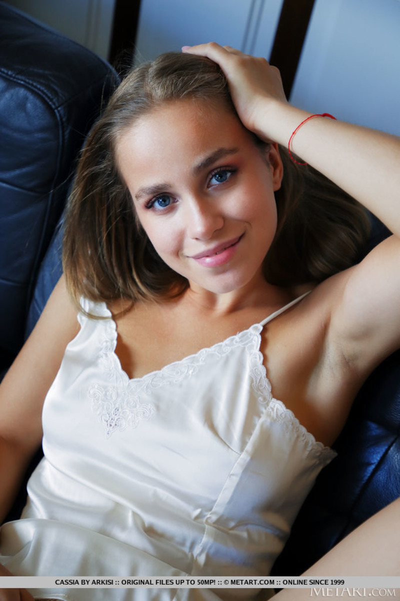 Hot Naked Cassia-04