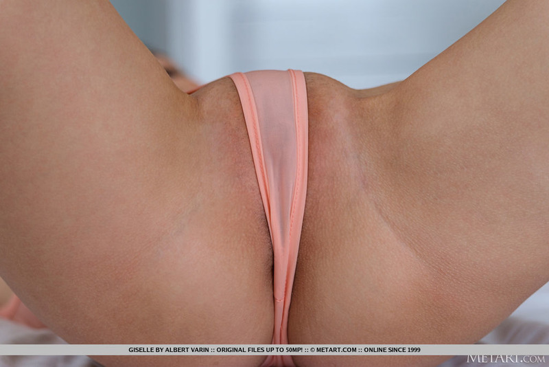 Lovely Giselle Posing Naked-11