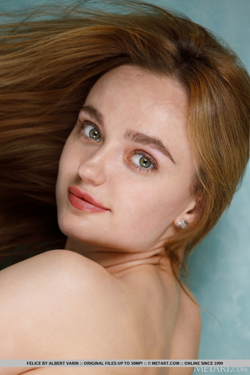 Felice Posing In Sexy Black Lingerie-14