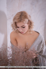 Naked Blonde Amelia Dorn-06