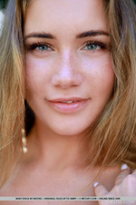 Mary Rock Gets Naked At The River-04