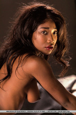 Mimi Desuka Posing Naked-01