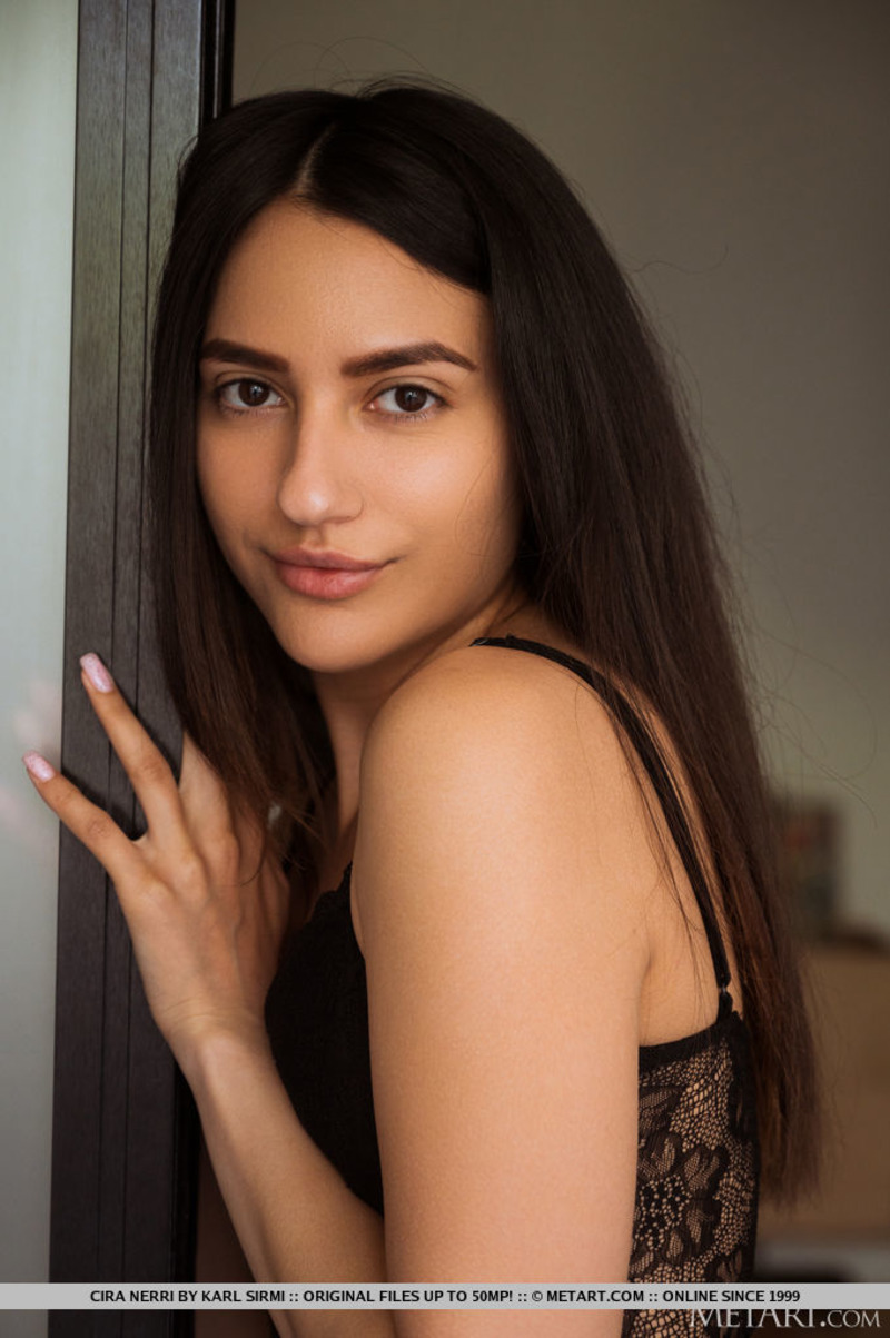 Cira Nerri Is Naked In Her Bed-02