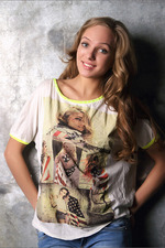 Francesca Looks Damn Sexy-00