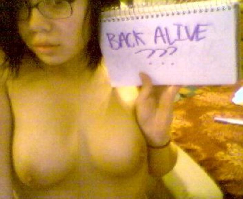 Asian teen tramp posing-03