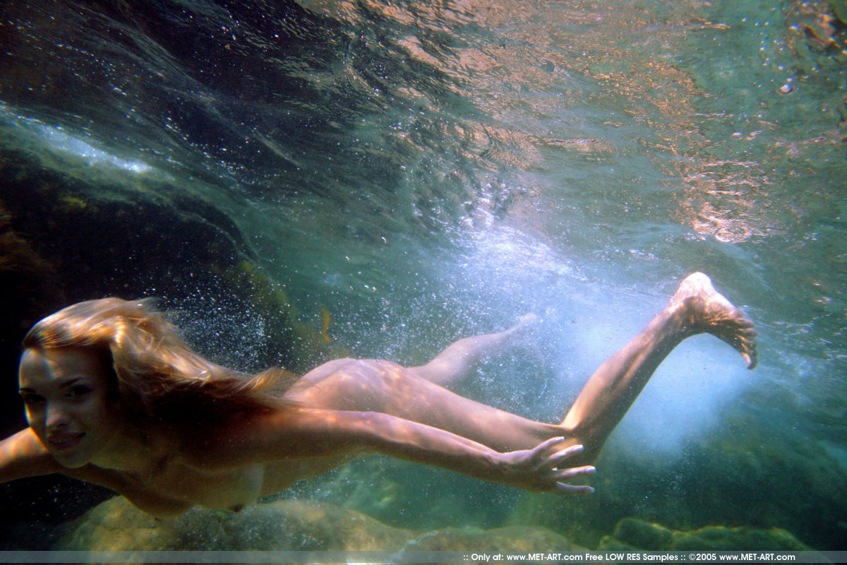 Under The Water-17