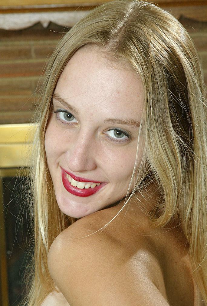 Amateur Karolyn-15