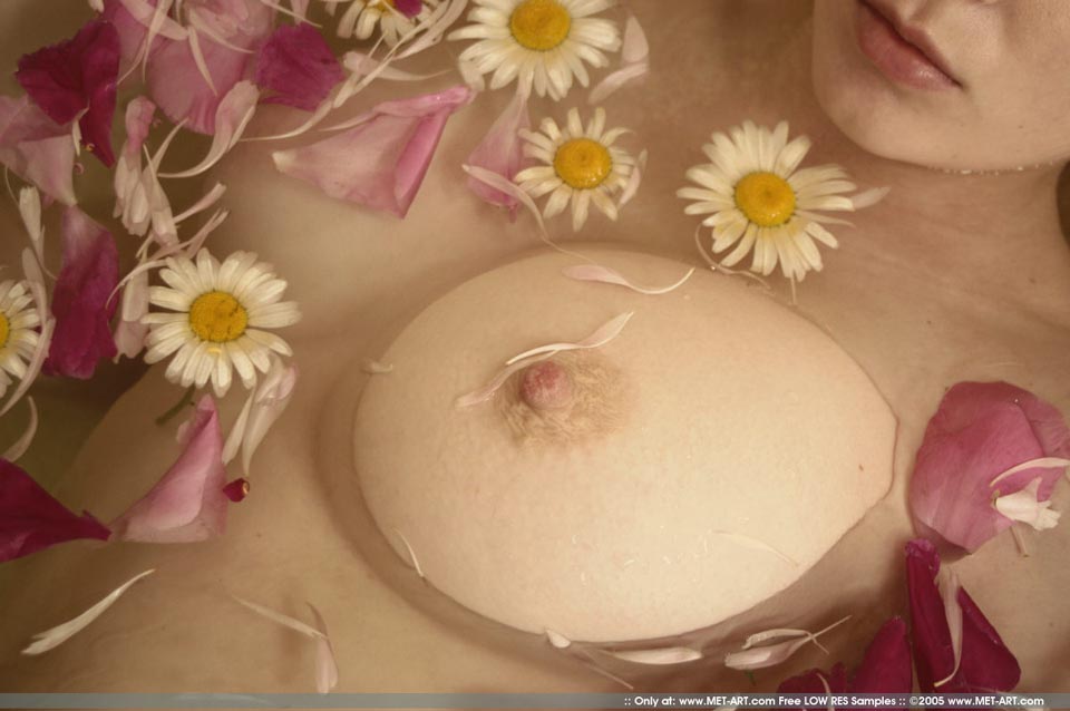 Narkiss In Bathroom-12