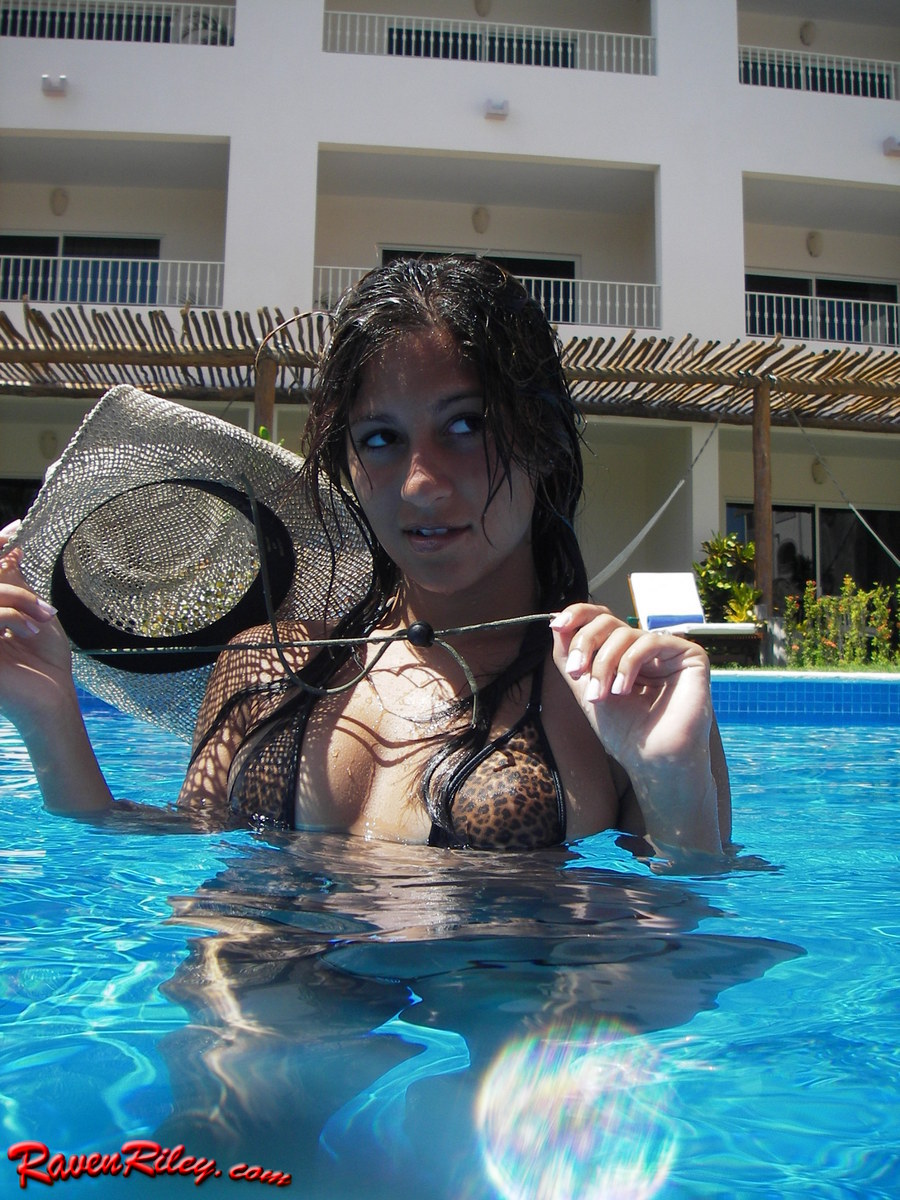 Raven Under The Water-15