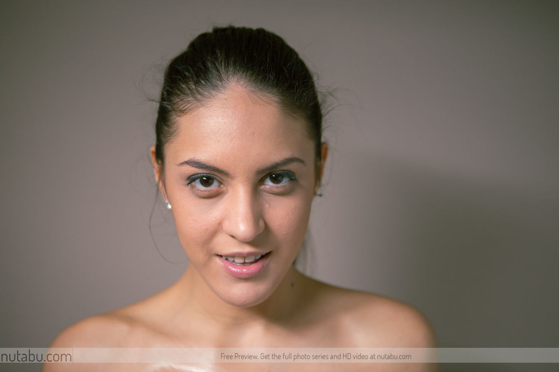 Naked Oiled Carolina Playing In The Bathroom-09
