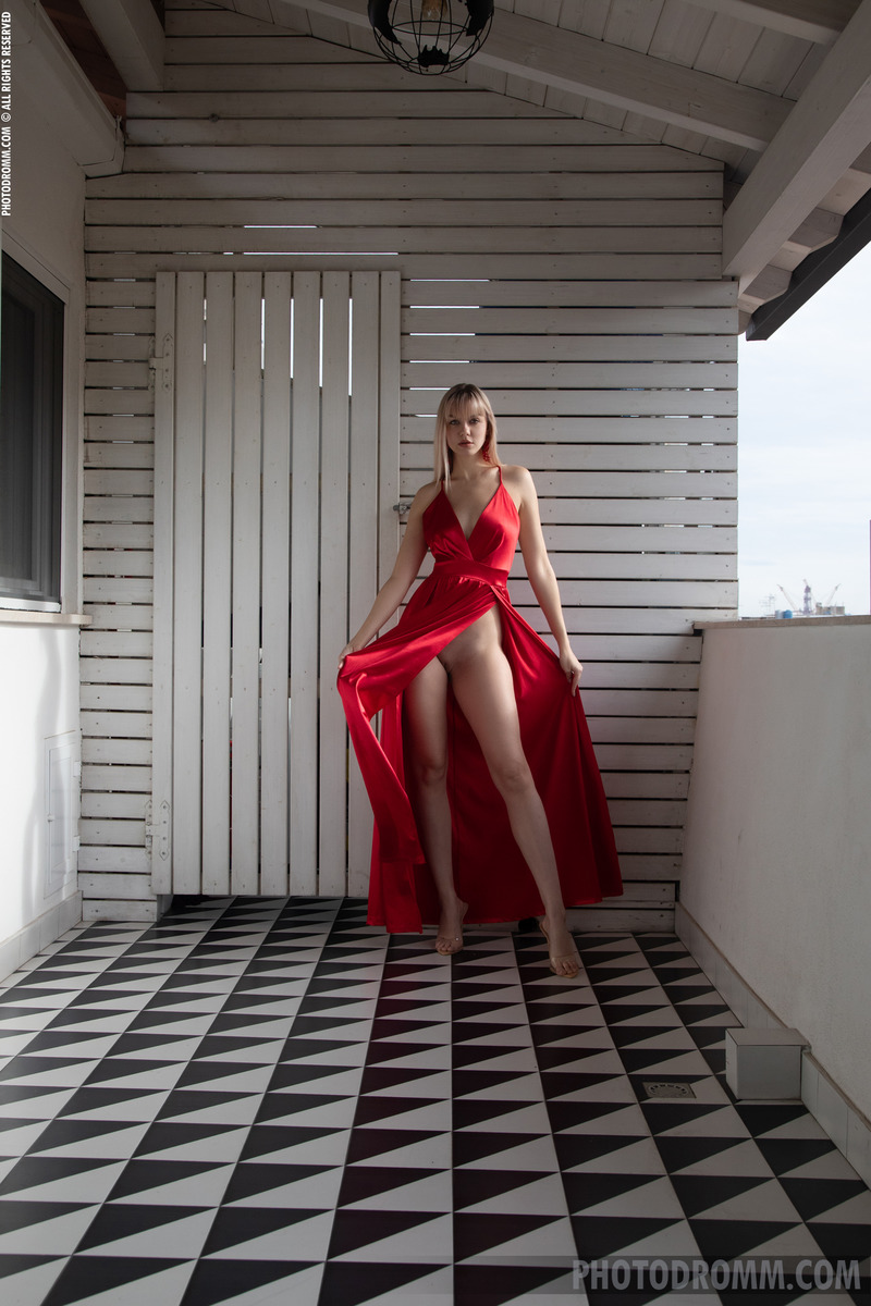 Busty Blonde Layanna-00