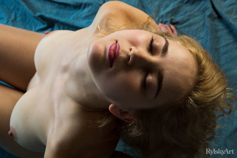 Busty Theodora Posing In The Studio-03