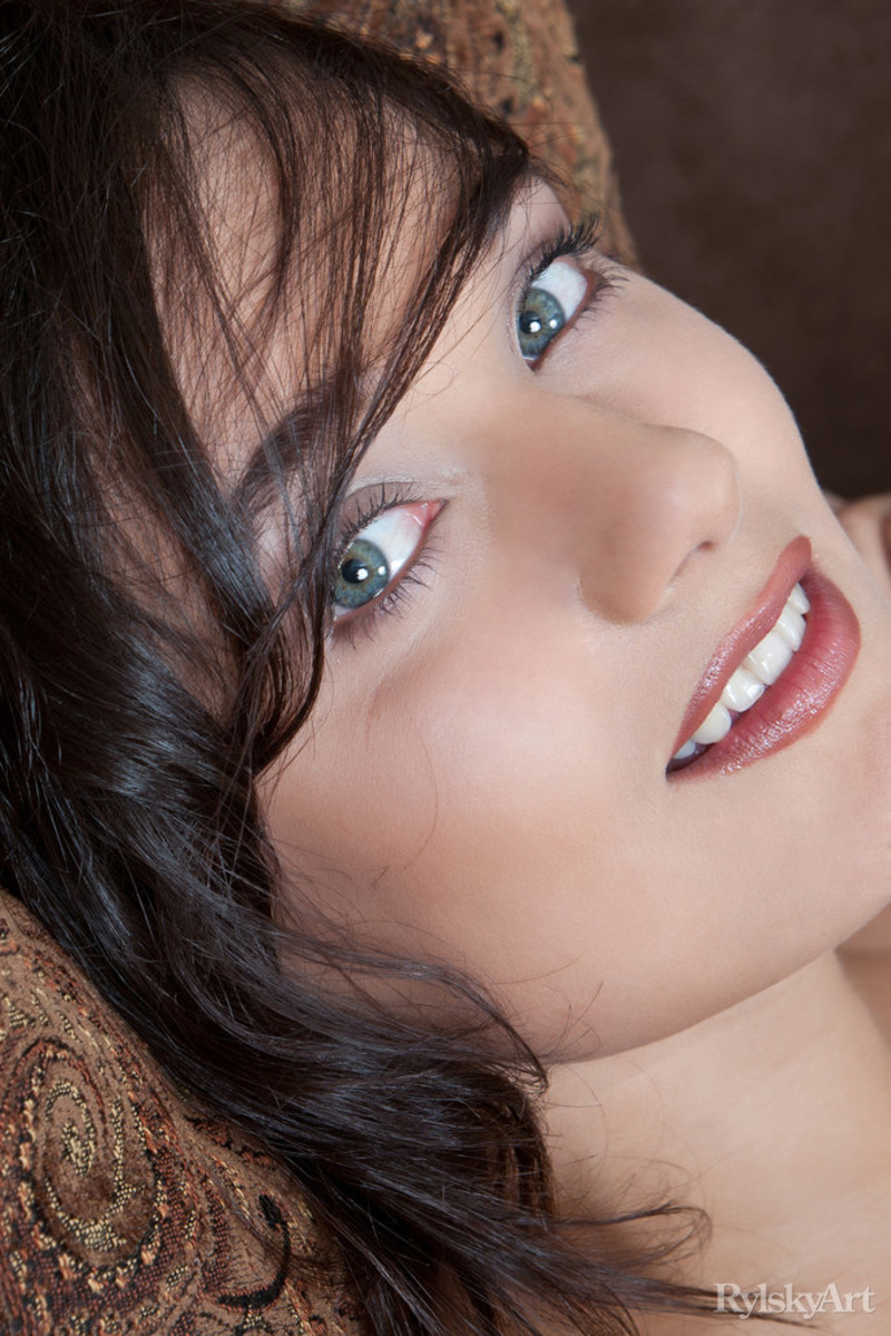 Chandra Posing Naked-12