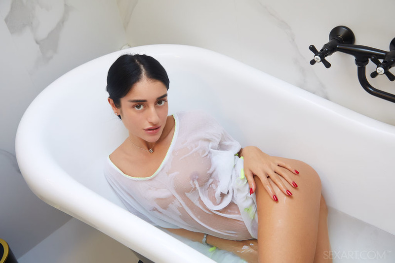 Ara Mix Gets Horny In The Bathroom-03