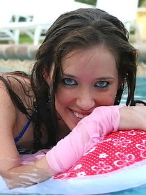 Brooke Skye relaxes in the pool