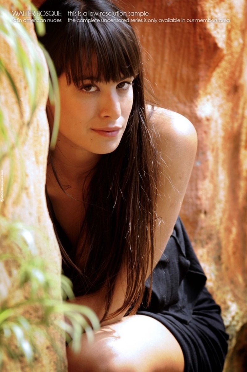 Naked teen posing in erotic pics-02