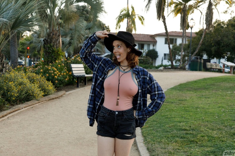 Kayla Coyote Flashing Her Big Tits-00