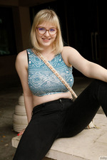 Vicky Chandler Flashing Her Big Tits-03